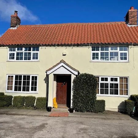 Southview Villa Ganton Exterior photo