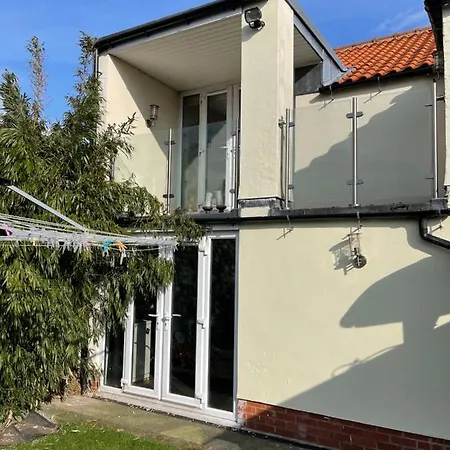Southview Villa Ganton Exterior photo